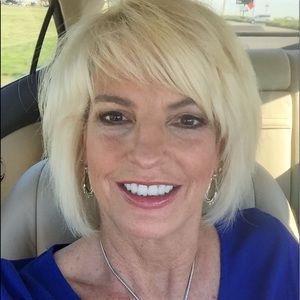 Meet your Posher, Denise